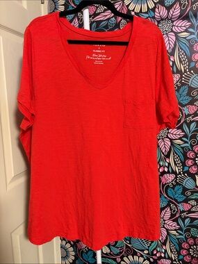 torrid Bright Red V-Neck Short Sleeve Pocket Tee